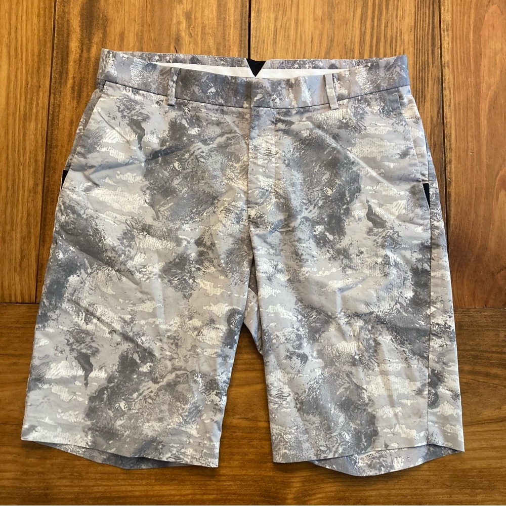Nike Golf Mens 32 (10” Inseam) Stone Camo Print Modern Fit Dri-Fit Golf Shorts